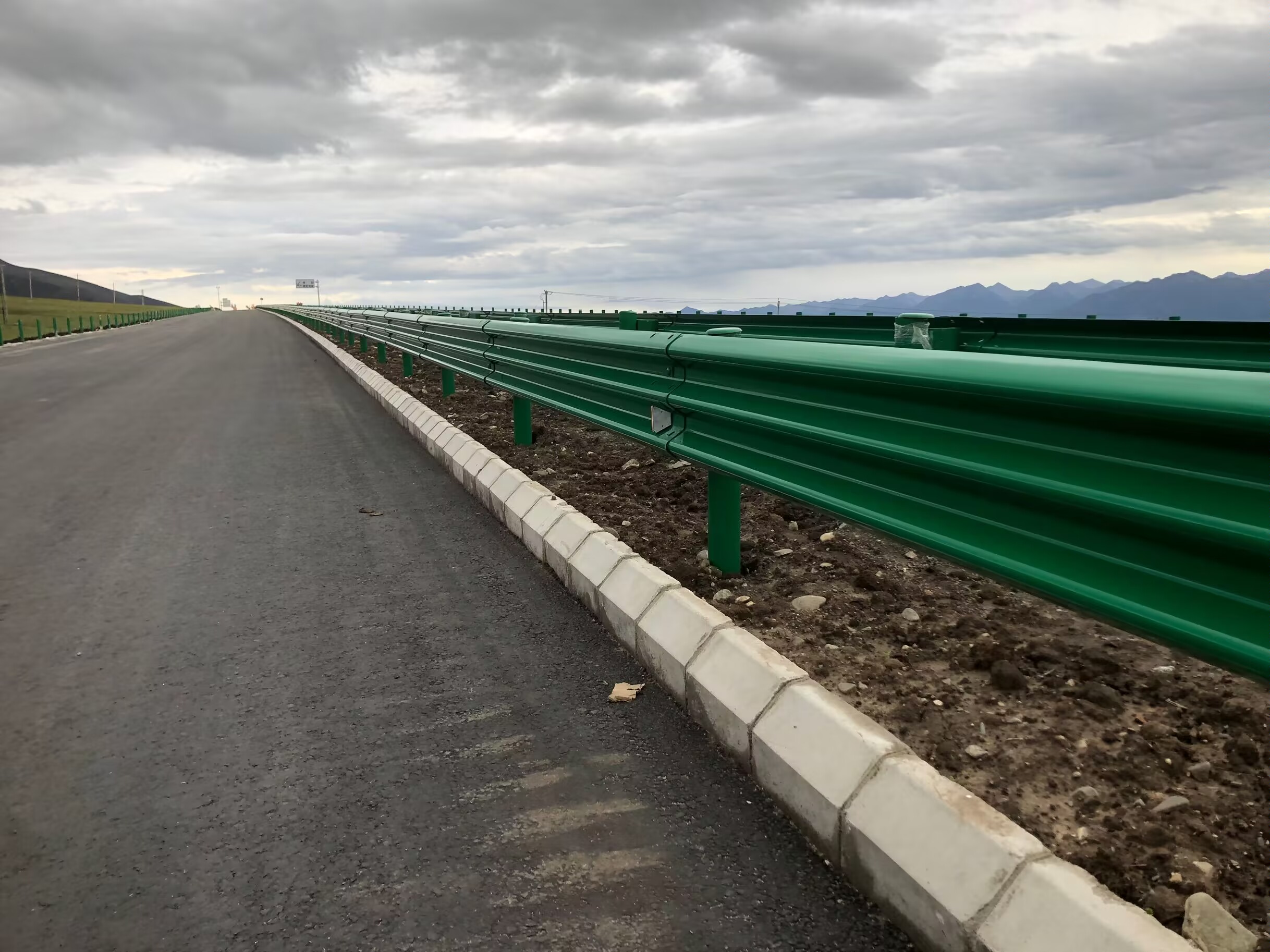 林周县乡村公路波形护栏波形护栏板 - 推荐